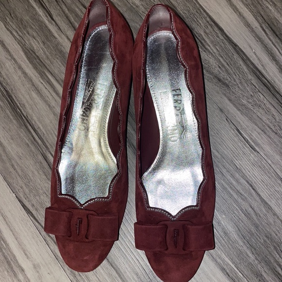 Salvatore Ferragamo Vara suede calf pumps NEW - Picture 6 of 8
